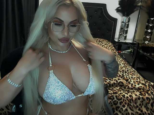 lovelyblondyx
