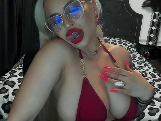 lovelyblondyx