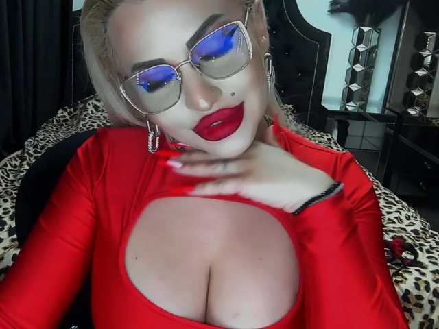 lovelyblondyx live sex show