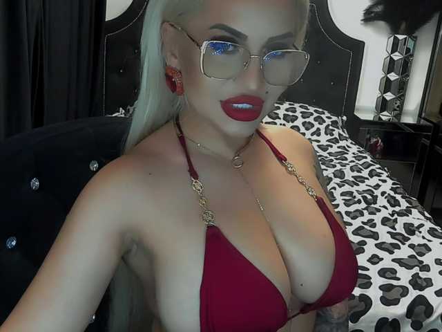 lovelyblondyx