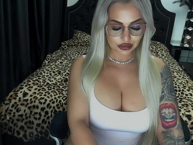 lovelyblondyx