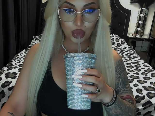 lovelyblondyx