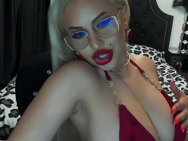 lovelyblondyx