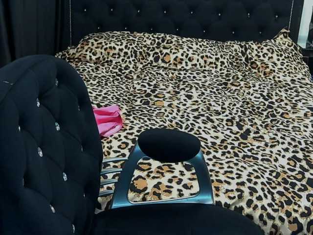 lovelyblondyx online