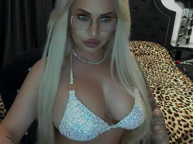 lovelyblondyx