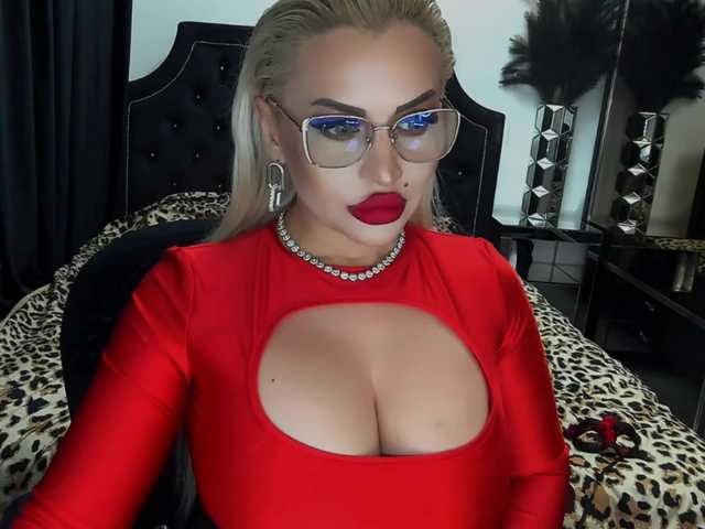 lovelyblondyx cam belle