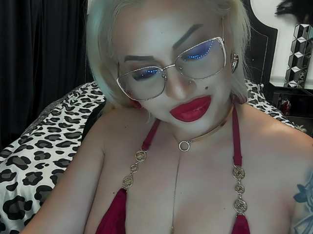lovelyblondyx