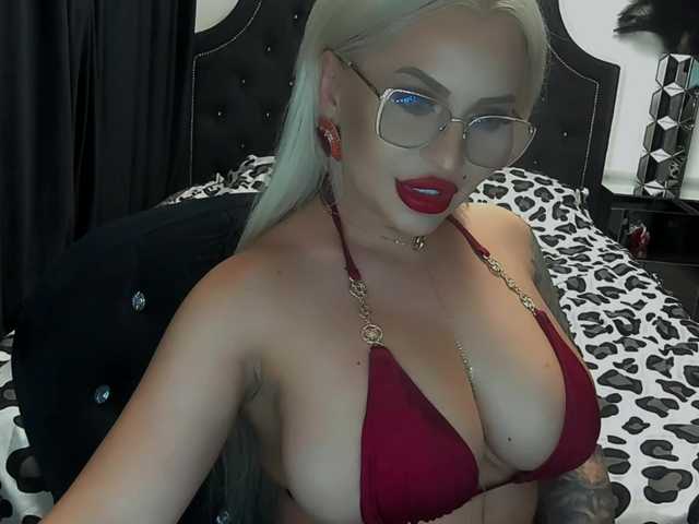 lovelyblondyx
