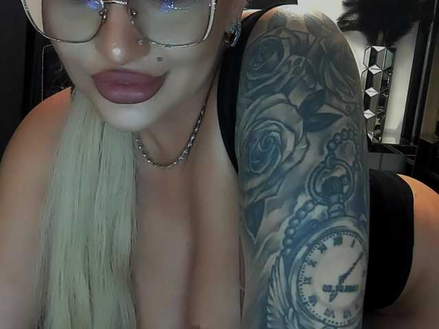 lovelyblondyx preview