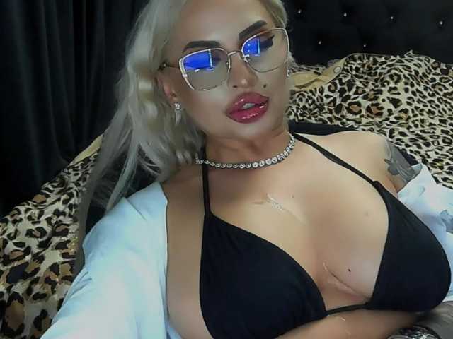 lovelyblondyx