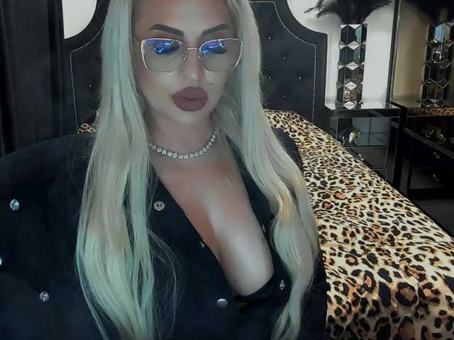 lovelyblondyx cam belle