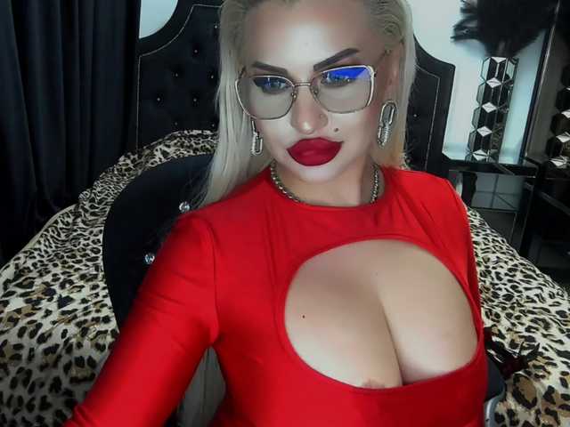 lovelyblondyx