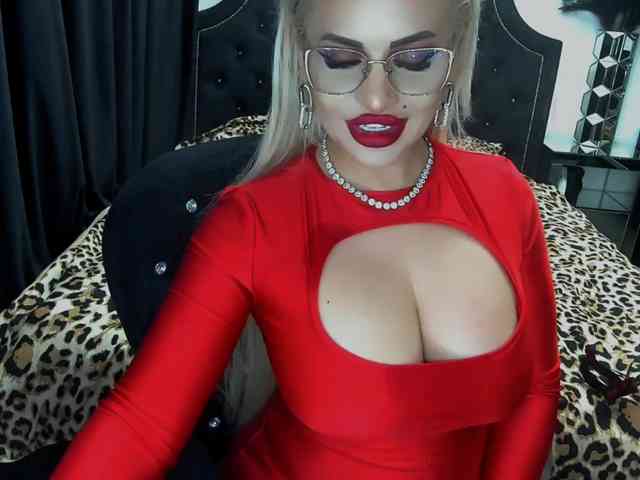 lovelyblondyx