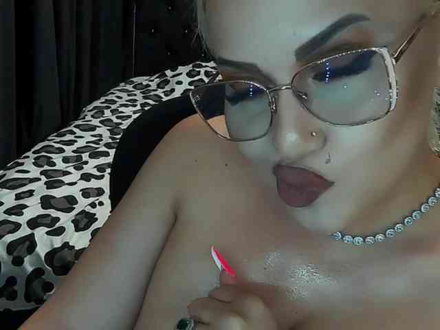 lovelyblondyx