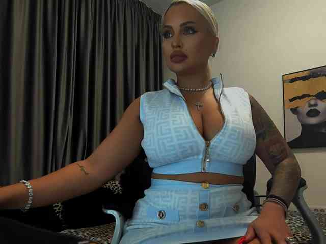 Modelo: lovelyblondyx