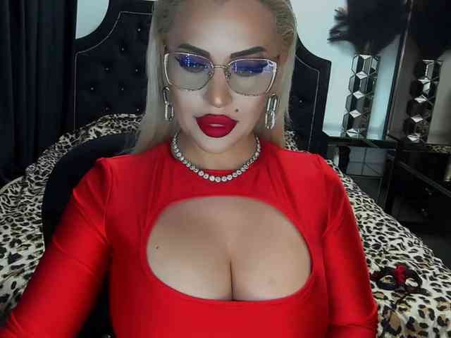 lovelyblondyx