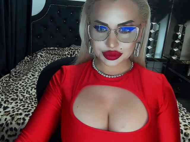 lovelyblondyx