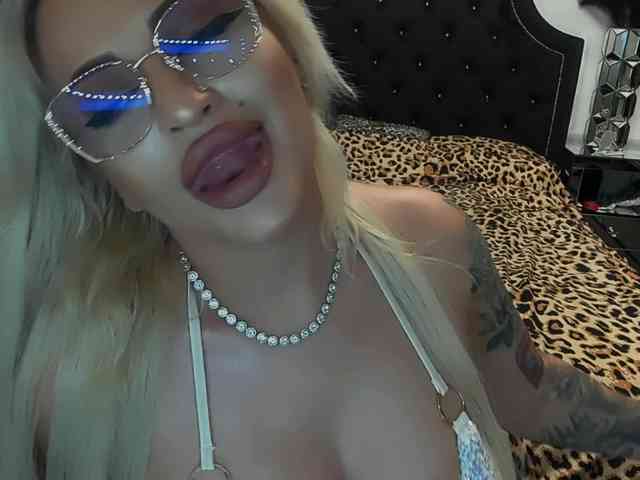 lovelyblondyx
