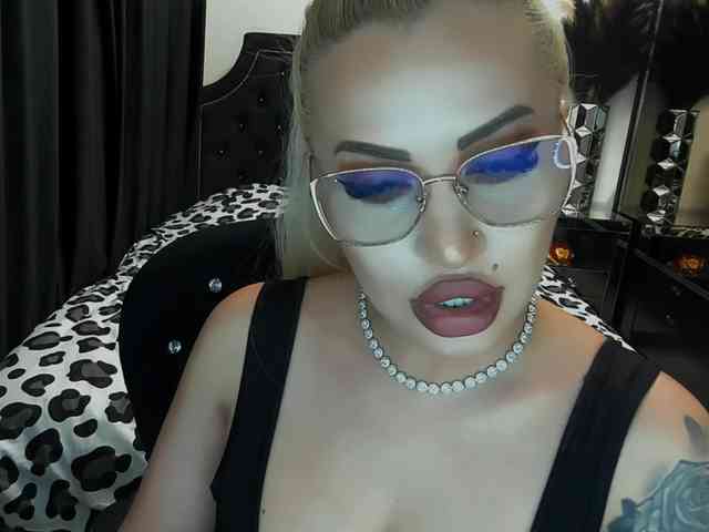 lovelyblondyx lovelyblondyx