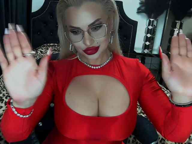 lovelyblondyx