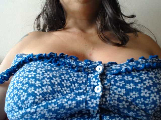 ANAELIZ live cam on BongaCams
