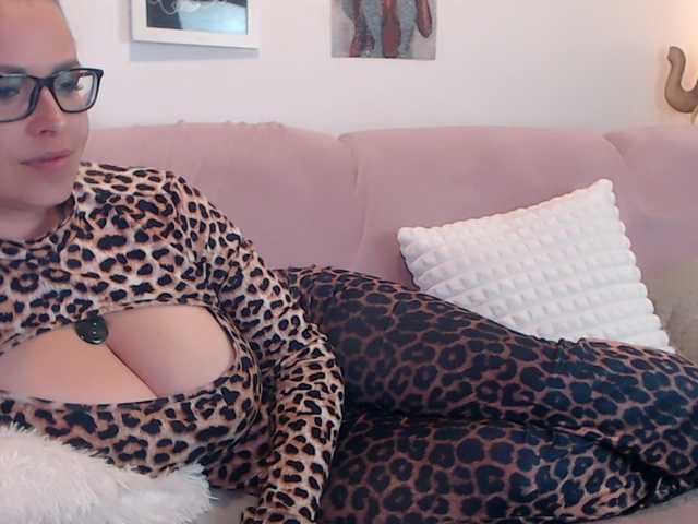 BlondeNicolet live cam on BongaCams