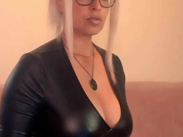 blondenicolet cam belle