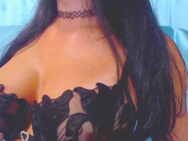 Ms-Mia live cam on BongaCams