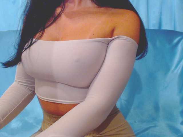 Ms-Mia live cam on BongaCams