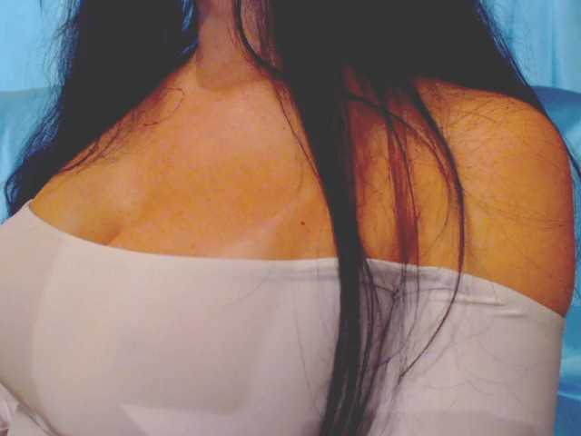 Ms_Mia live cam preview
