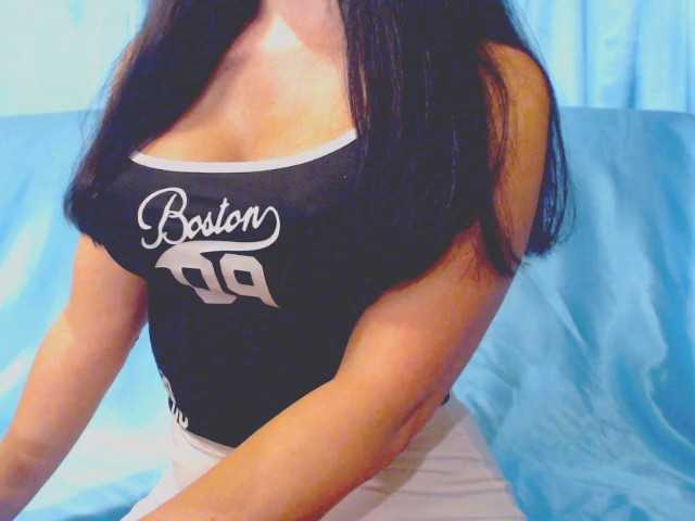 Ms-Mia live cam on BongaCams