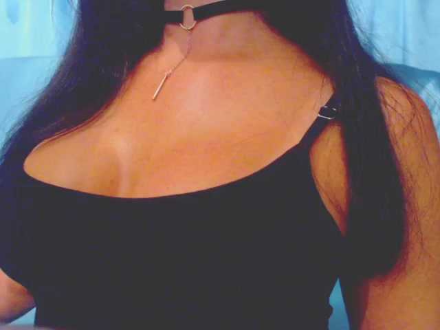 Ms-Mia live cam on BongaCams
