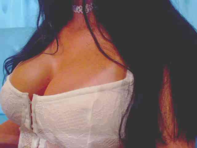 Model: Ms_Mia