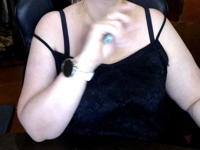 Alisa1917 live cam on BongaCams