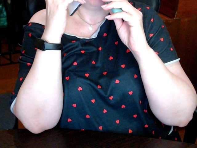 Alisa1917 live cam on BongaCams