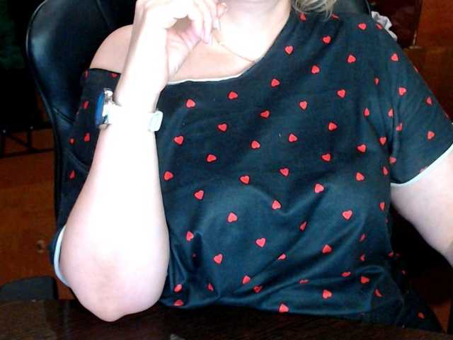 Alisa1917 live cam on BongaCams