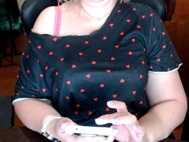 Alisa1917 live cam on BongaCams