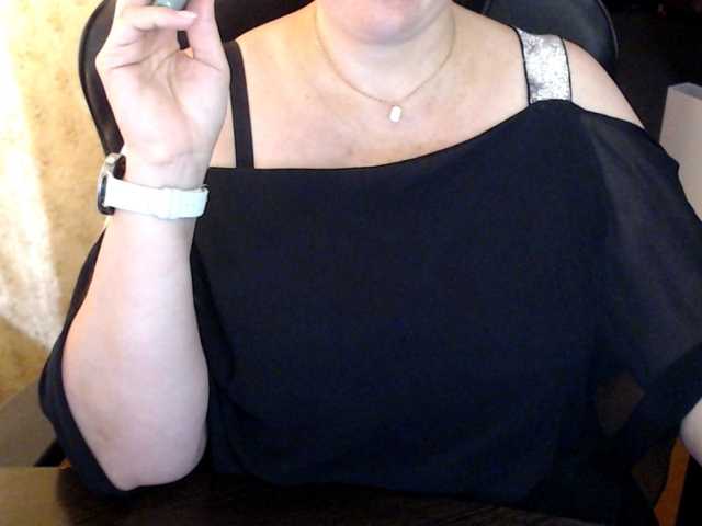 Alisa1917 live cam on BongaCams