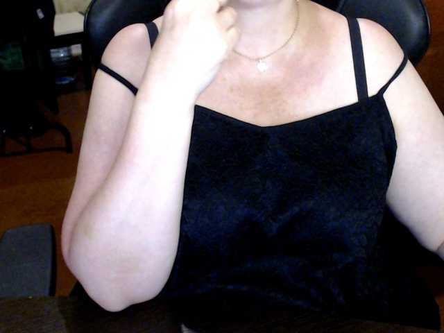 Alisa1917 live cam on BongaCams