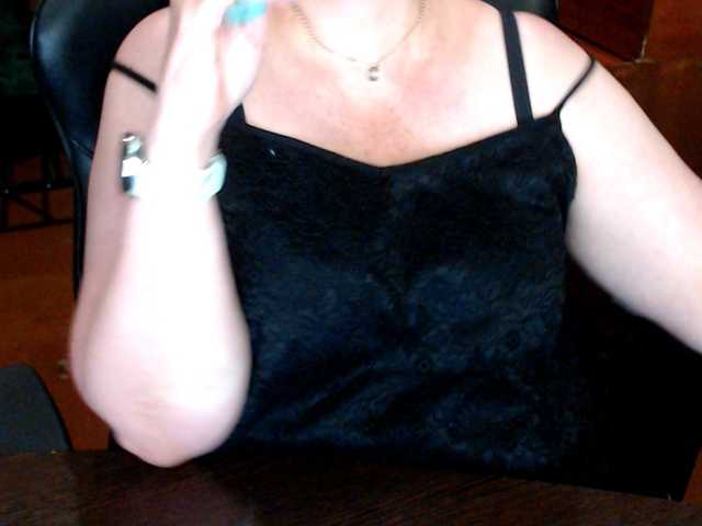 Alisa1917 live cam on BongaCams