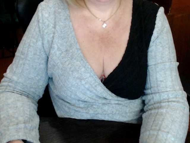 Alisa1917's BongaCams show and profile