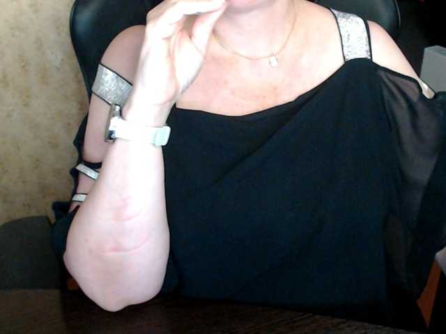 Alisa1917 live cam on BongaCams