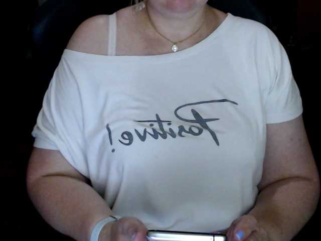 Alisa1917 live cam on BongaCams