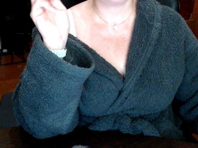 Alisa1917 live cam on BongaCams