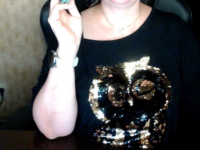Alisa1917 live cam on BongaCams