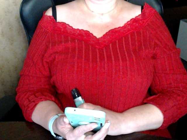 Alisa1917 live cam on BongaCams