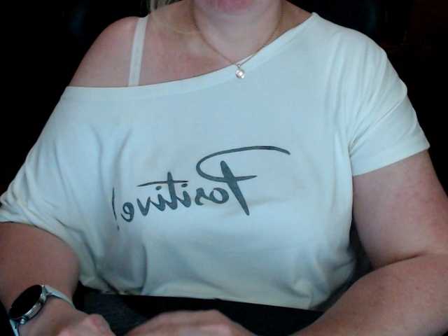 Alisa1917 live cam on BongaCams