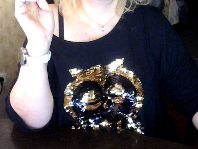 Alisa1917 live cam on BongaCams