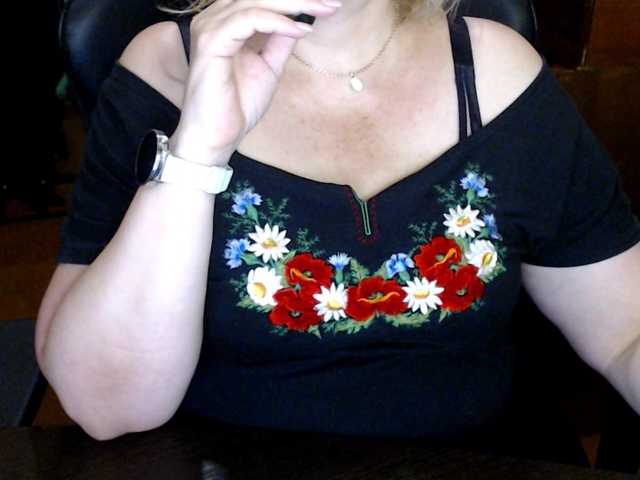 Alisa1917 live cam on BongaCams