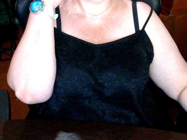 Alisa1917 live cam on BongaCams